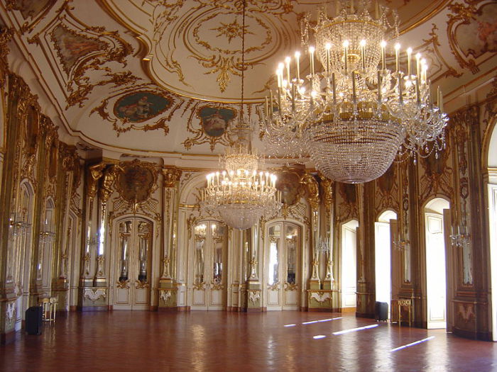 Бальный зал дворца Келуш. | Фото: en.wikipedia.org.
