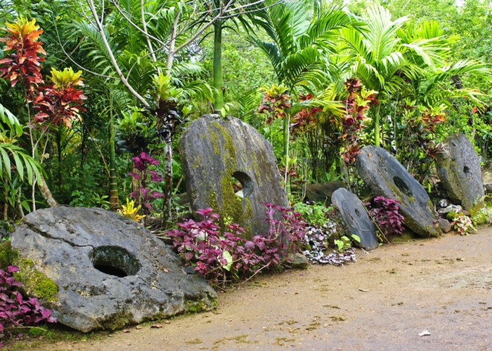 Камни Раи являются национальным символом островов Яп.
