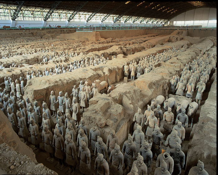 Терракотовая армия китайского императора Цинь Шихуанди. | Фото: thevintagenews.com.